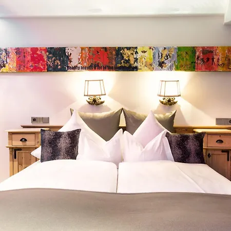 Raffl's St. Antoner Hof Hotel