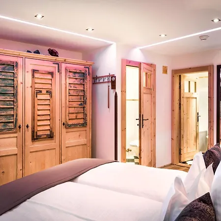 Hotel Raffl's St. Antoner Hof 5*