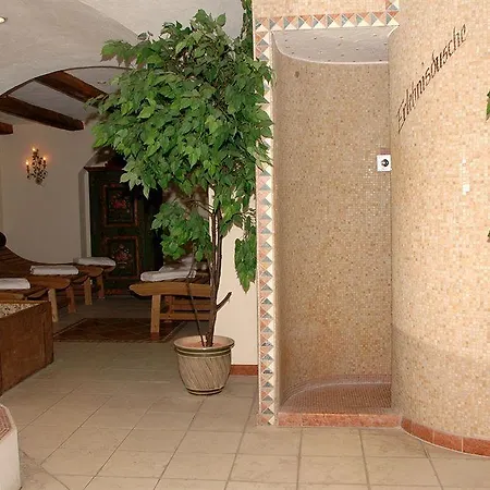 Raffl's St. Antoner Hof 5*