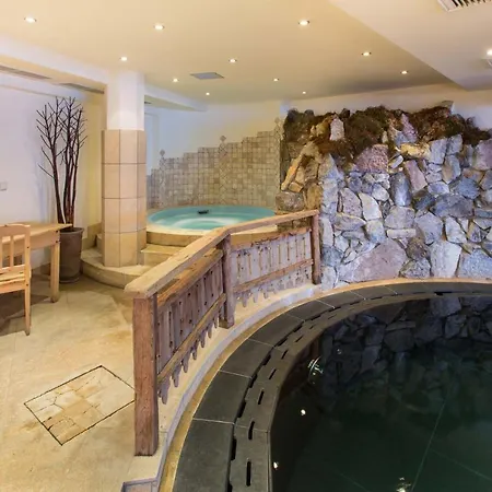 מלון Raffl's St. Antoner Hof 5*
