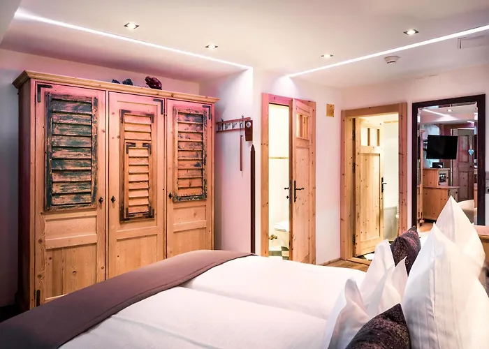 Hotel Raffl's St. Antoner Hof 5*