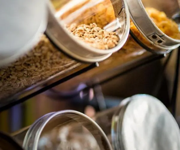 Raffl's St. Antoner Hof Otel