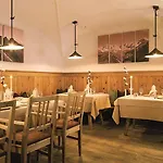 Raffl's St. Antoner Hof 5*