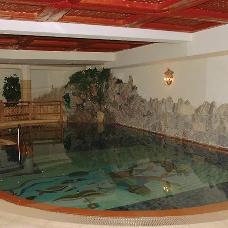 Hotel Raffl's St. Antoner Hof 5*