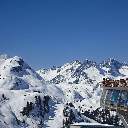 Raffl's St. Antoner Hof Hotel 5*