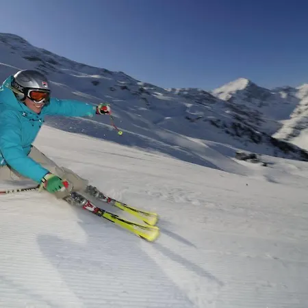 Raffl's St. Antoner Hof Hotel