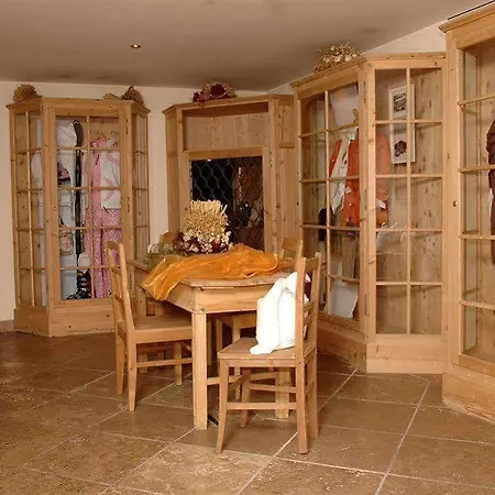 Raffl's St. Antoner Hof Hotel 5*