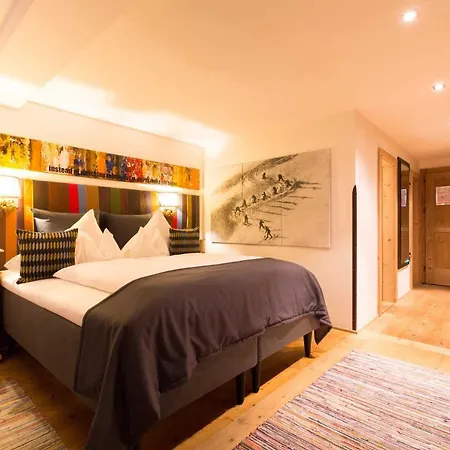 Raffl's St. Antoner Hof Hotel 5*